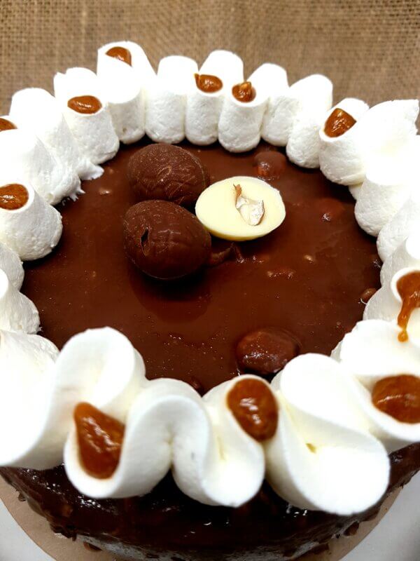 Entremets chocolat noisette à partager Bongato patisserie Mons en pevele 59