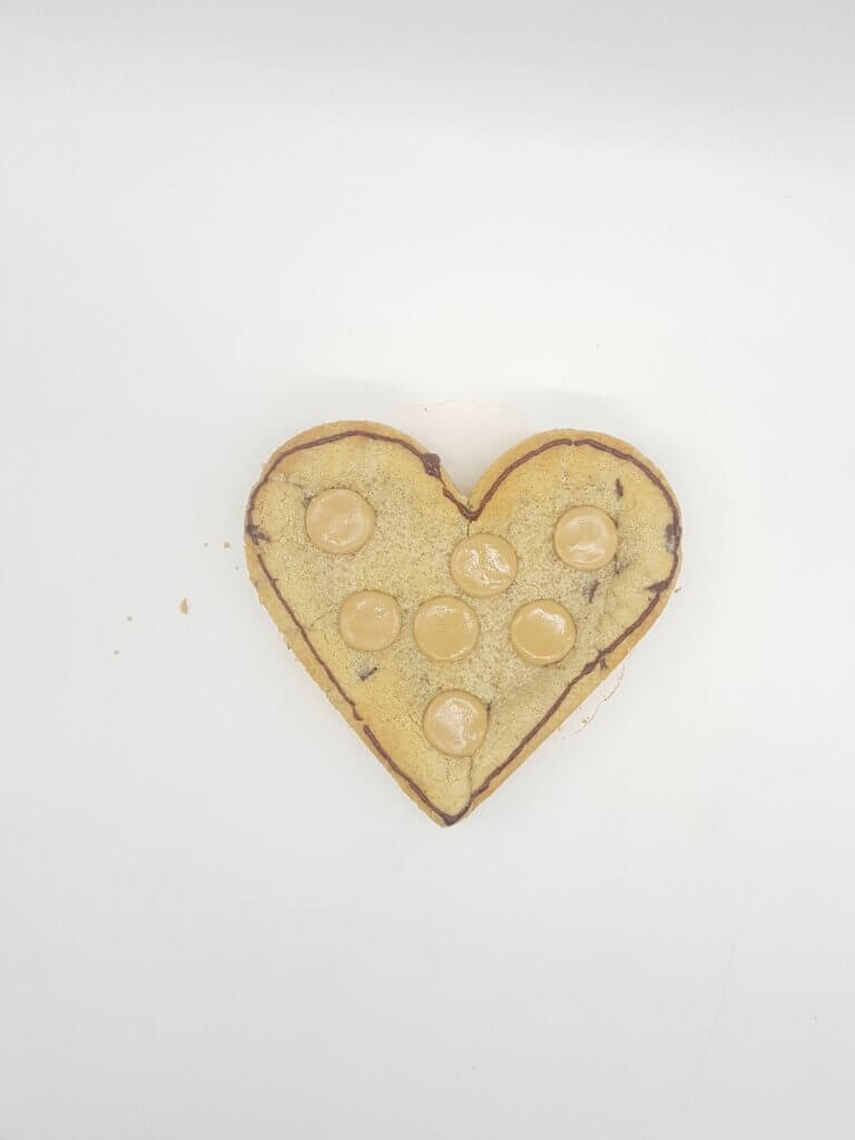 Le Cookie classique au chocolat blond - coeur