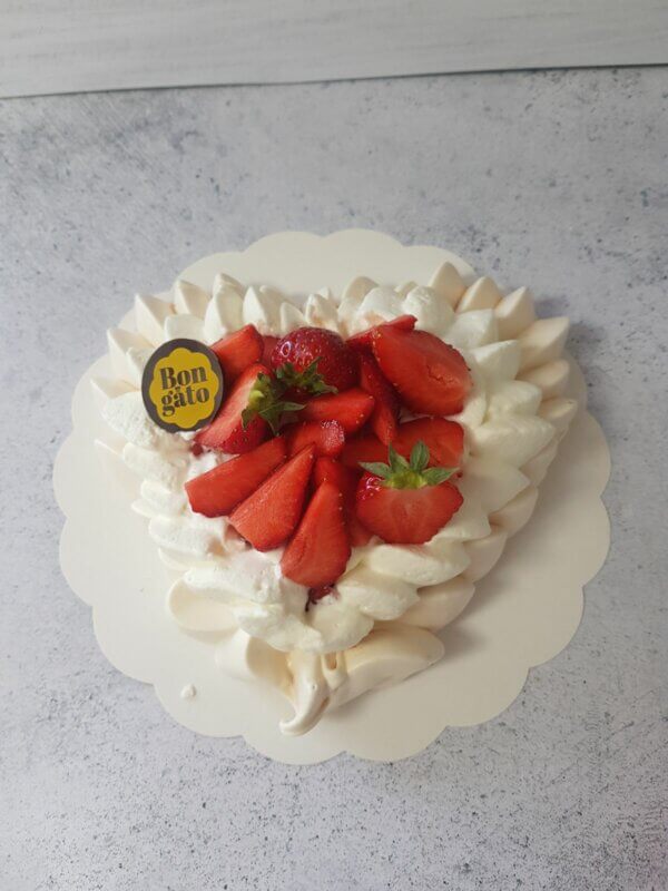 * Pavlova Coeur aux Fraises, framboises et groseilles - Fête des Papas 2025